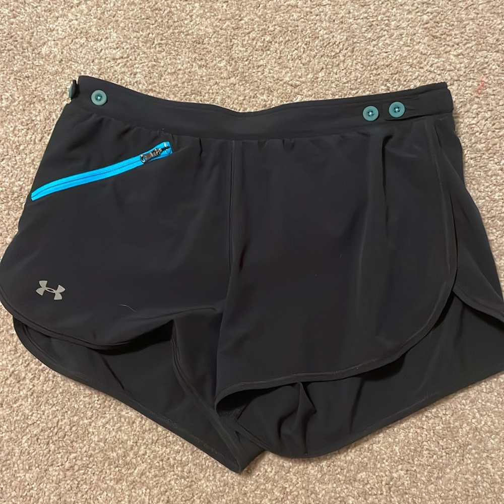 Under Armour size S athletic shorts